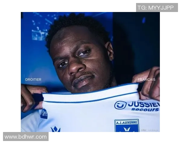 巴尔科拉在法甲赛场大放异彩助球队争夺冠军荣耀