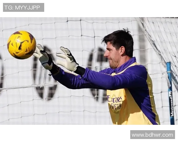 皇马门将库尔图瓦受伤，恐缺席接下来的比赛